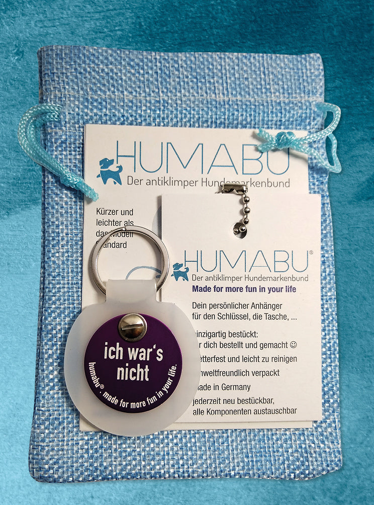 Humabu Geschenkset – individuell gravierte und am Basic-Modell montierte Hundemarken